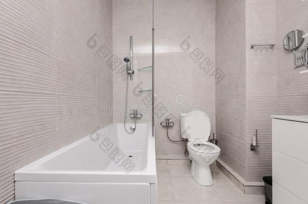 现代的白色的和凯特米黄色浴室