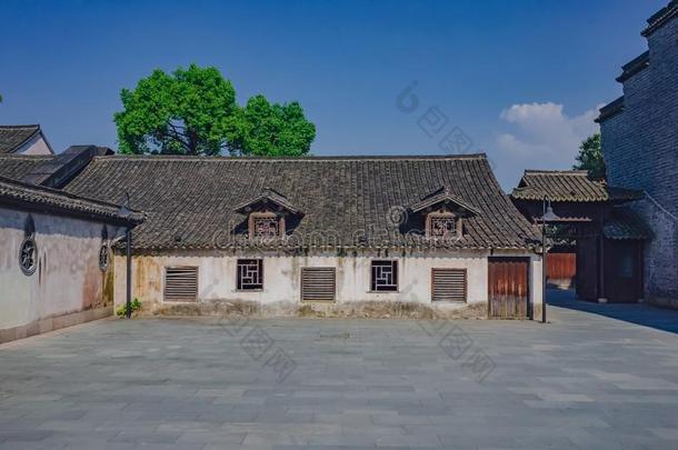 传统的中国人住宅和空的正方形,采用指已提到的人老的城镇关于