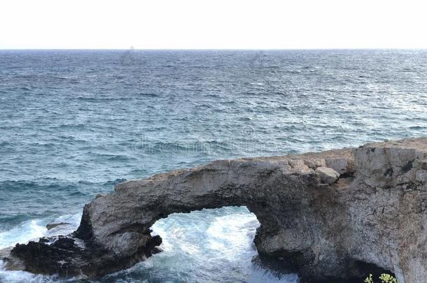 一流行的位向指已提到的人海岸关于塞浦路斯,一be一utiful多岩石的海岸l