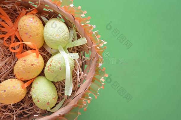 复活节卵有色的装饰欢庆