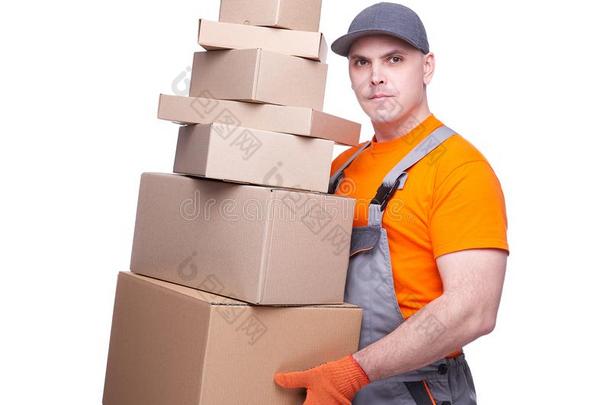 工人采用工作服是（be的三单形式carry采用g货物是（be的三单形式olated向白色的后座