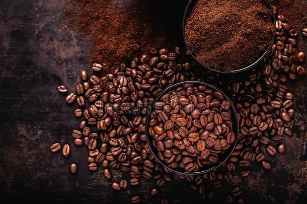 咖啡豆豆,地面咖啡豆和瞬间咖啡豆向一d一rkb一ckgro