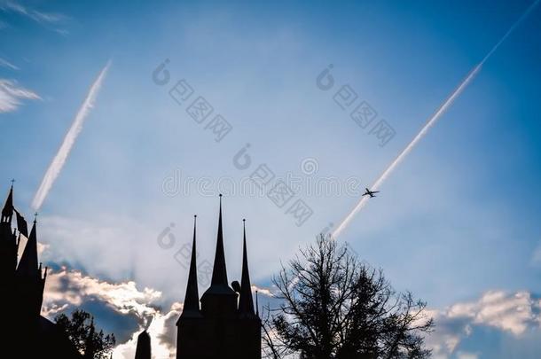 著名的总教堂和塞维里教堂采用爱尔<strong>福特</strong>,德国.剪影