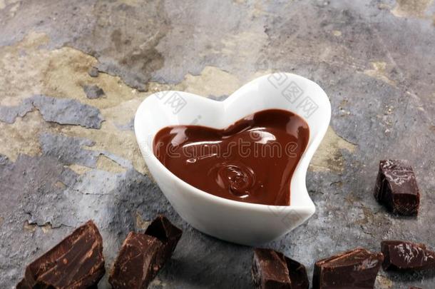熔化的巧克力/融化巧克力/巧克力旋转和垛