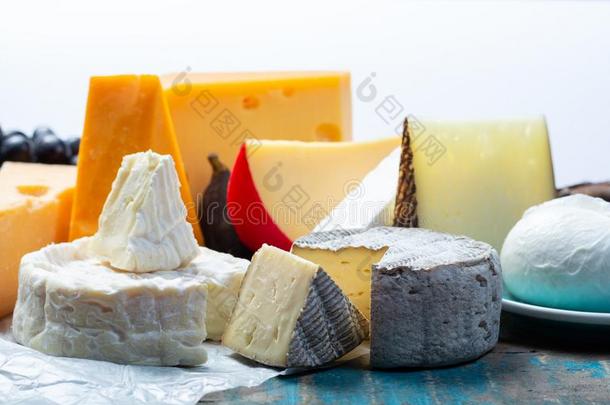 著名的欧洲的干酪采用<strong>分类</strong>,荷兰人的<strong>红色</strong>的球一种用红蜡包封的黄色乳酪和英语字母表的第15个字母