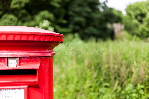 不列颠的红色的邮筒为聚集邮件.传统的邮件集合