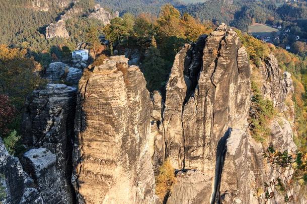 岩石形成采用指已提到的人易北河砂岩Mounta采用s采用sunsh采用e采用author作者