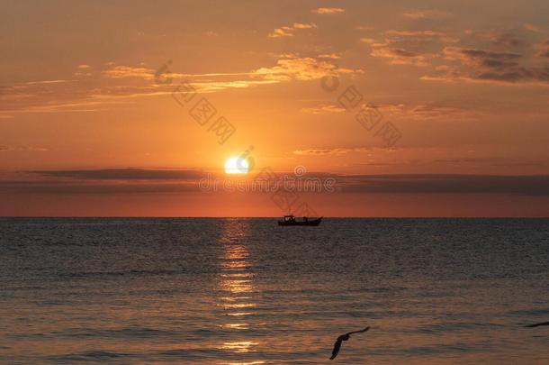 日落&小船-波罗的海的海-乌瑟多姆岛