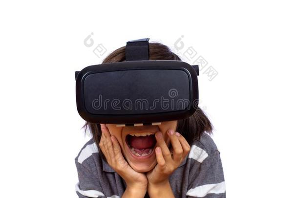 小的男孩演奏磁带录像运动和VirtualReality虚拟现实