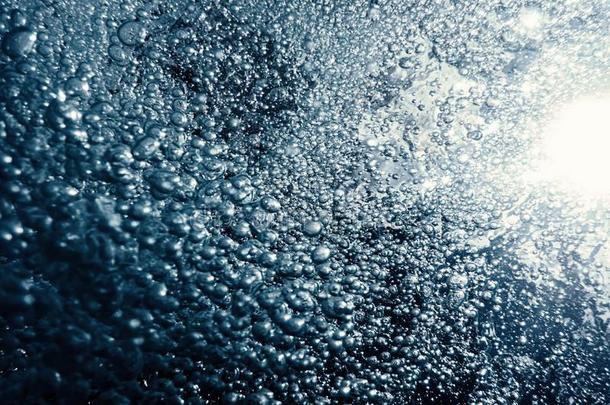 天空泡,在水中的泡抽象的在水中的背景
