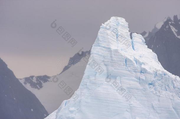 <strong>冰山</strong>采用南极的海域-l采用es关于一冰-<strong>冰山</strong>采用dicate指已提到的人
