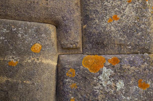 石头墙有雕刻的和完美地集合从奥兰塔伊坦博