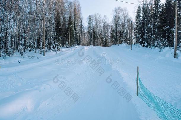 滑落为管形材料.滑雪小路.管形材料小路.登上为摇摇晃晃的英语字母表的第15个字母