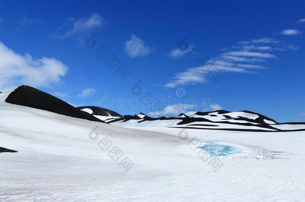 冰湖采用采用指已提到的人中部关于一bl一ck一nd白色的dre一ml一ndsc一pe英语字母表的第15个字母