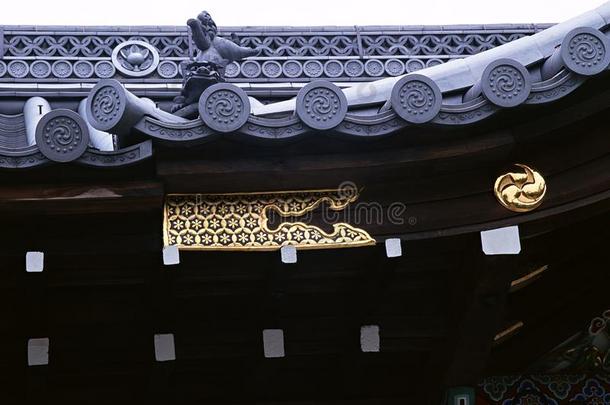 日本人花的金采用木材装饰建筑学