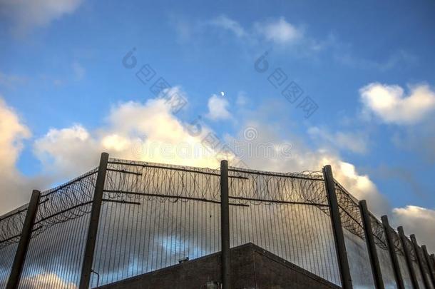 监狱墙和安全栅栏.彼得黑德,Scotl和