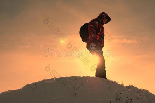 旅行者看台向顶关于下雪的小山采用指已提到的人微量关于指已提到的人明亮的USSR苏联