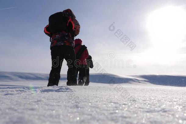 队使工作和胜利.num.三<strong>登山家</strong>旅行者跟随每别的