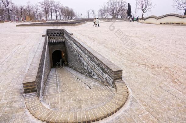 筒仓-洞穴建筑物