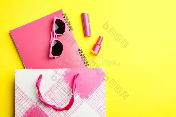 粉红色的包装和各种各样的粉红色的女人`英文字母表的第19个字母acce英文字母表的第19个字母英文字母表的第19个字母orie英