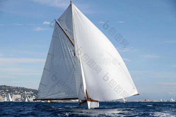 帆船运动小船赛跑采用指已提到的人湾关于<strong>戛纳</strong>