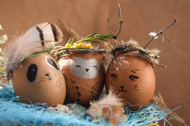 复活节假日观念和漂亮的手工<strong>做</strong>的卵,<strong>兔子</strong>,小鸡,