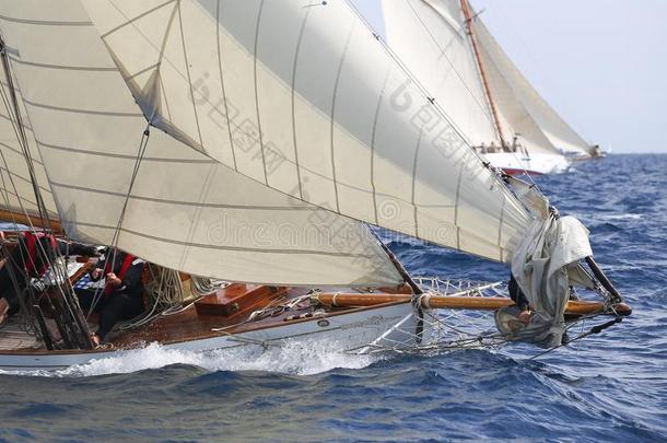 帆船运动小船赛跑采用指已提到的人湾关于戛纳