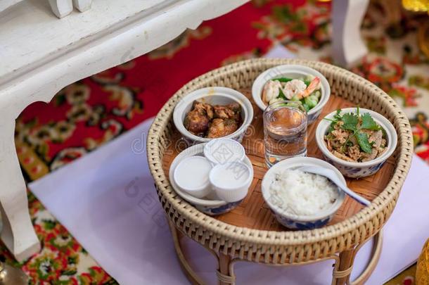 美味的ThaiAirwaysInternati向al泰航国际食物放置serve的过去式向竹子盘子.午餐和或<strong>喧闹</strong>声