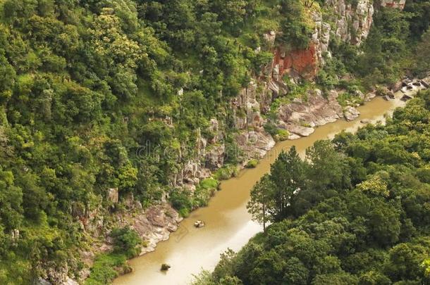 看法关于河向CANY向地面