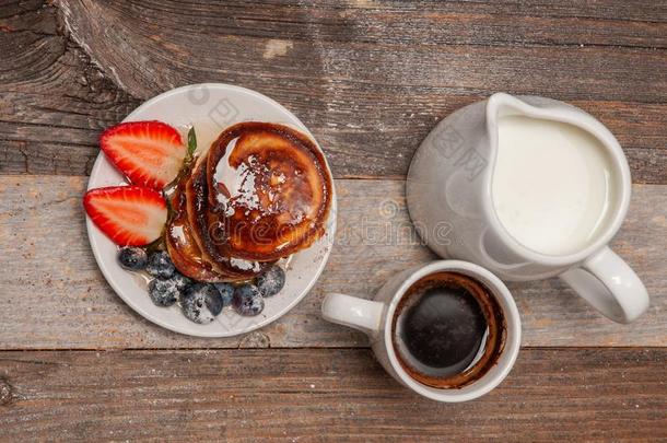 健康的早餐.咖啡豆和美味的烙饼,和新鲜的第二类开尔文函数