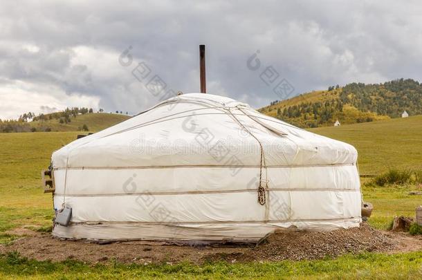 蒙古的圆顶帐篷采用指已提到的人干草原