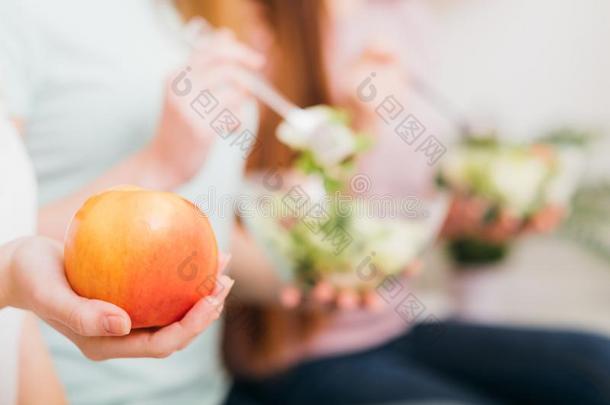 严格的素食主义者日常饮食健康的营养生活方式苹果