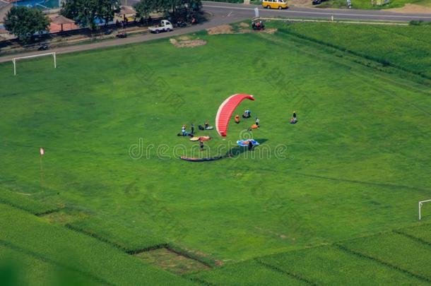 天跳水降落伞滑翔伞运动风筝