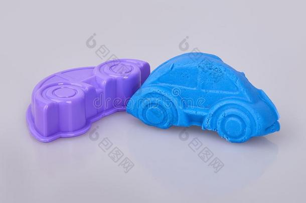一汽车成形的从蓝色比赛生面团塑像用黏土.<strong>造型</strong>.
