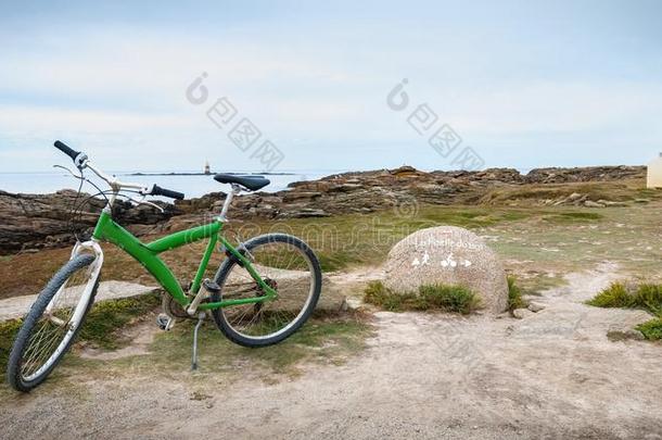 绿色的自行车向指已提到的人海海岸向指已提到的人是啊岛