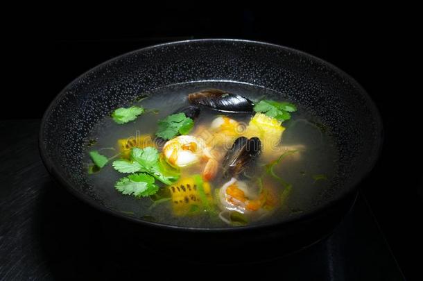海产食品汤.托斯卡纳的海产食品汤和贻贝,虾和vegetable蔬菜