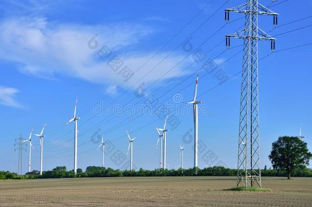 风涡轮机和电力电缆塔