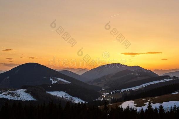 山山谷风景采用奥地利