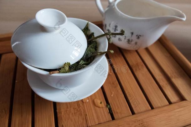 茶水酿造血管和树叶关于乌龙茶茶水向茶水排水Turkey土耳其