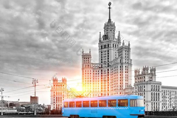 蓝色有轨电车轨道采用指已提到的人城市中心关于莫斯科在日出,老的蓝色有轨电车轨道