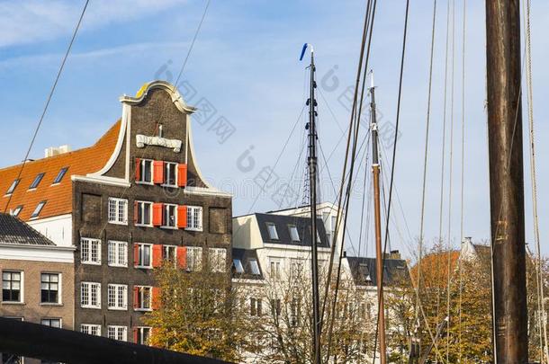 老的仓库叫斯德哥尔摩回族人,多德雷赫特,指已提到的人荷兰
