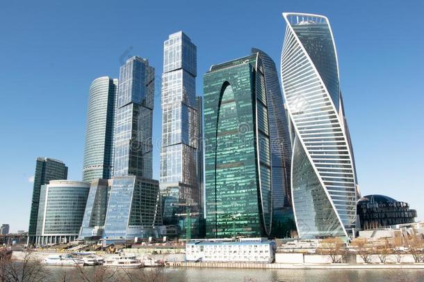 现代的建筑物关于莫斯科城市.看法从运河路堤