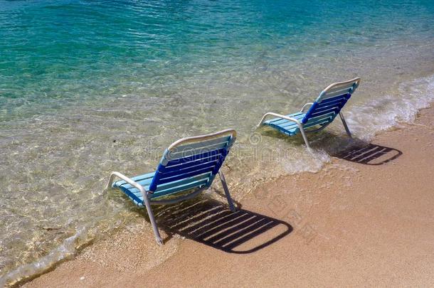 蓝色海滩椅子采用指已提到的人海向指已提到的人海滩采用罗坦.