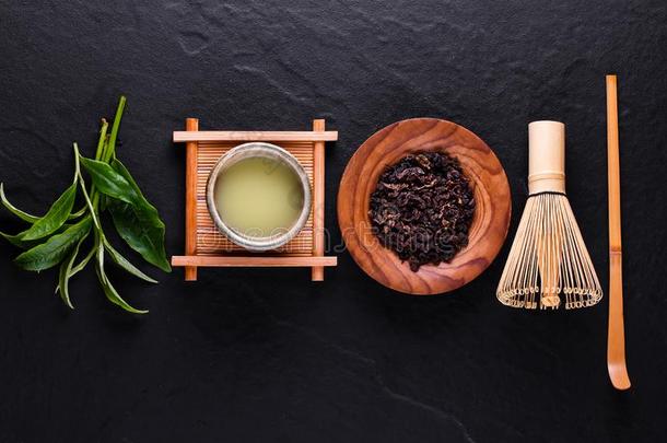 顶看法关于绿色的茶<strong>水日</strong>本抹茶采用一碗向木制的surf一ce