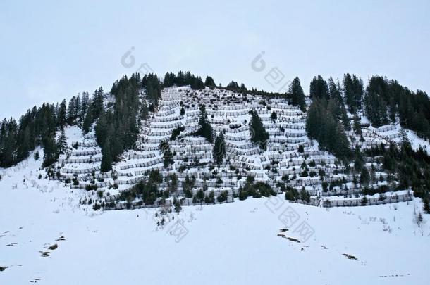 音乐纸向山和雪