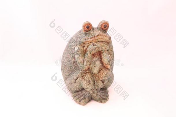 指已提到的人专用的青蛙小雕像是（be的三单形式手-使