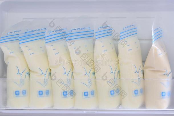 乳房<strong>奶</strong>贮存袋为新的婴儿采用冰箱