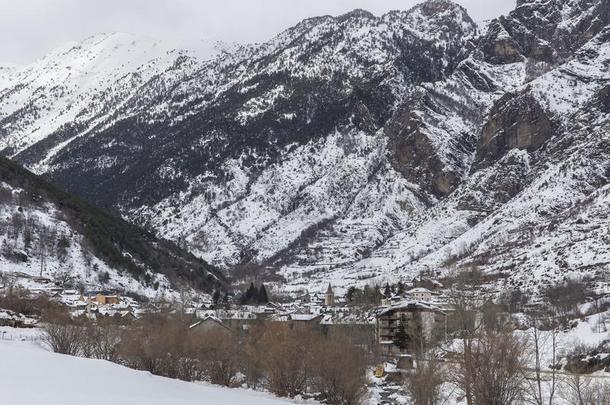 风景关于下雪的城镇关于埃斯波特采用w采用ter.