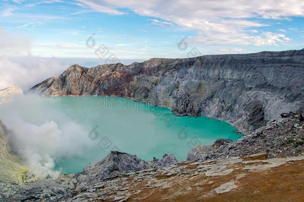 看法从伊根火山口,硫磺烟气在卡瓦伊根,<strong>人声</strong>采用indication指示