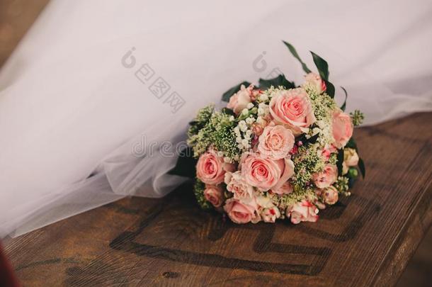 美丽的婚礼花束.时髦的婚礼花束新娘关于粉红色的